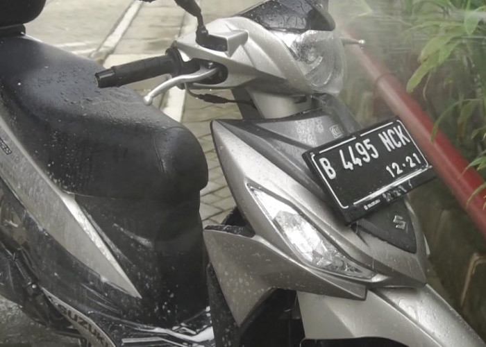 Stop Cuci Motor Matic Saat Mesin Panas, Ini Loh Bahayanya