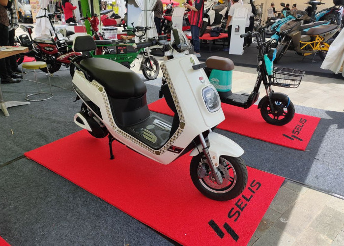 Selis E-Max Dual Lithium: Motor Listrik Andal, Irit, dan Bisa Tempu 125 km Sekali Cas