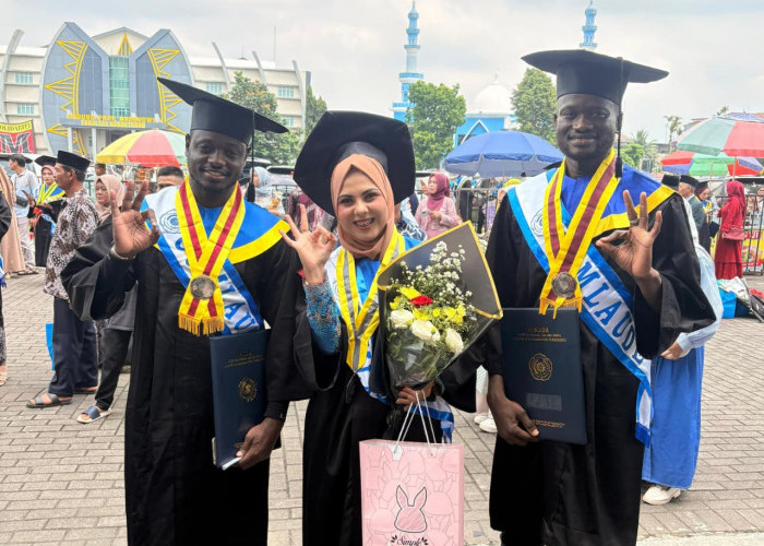 Berbagai Mahasiswa Internasional Resmi Wisuda di UMP, Rektor: Bukti Kampus Kita Terus Mendunia