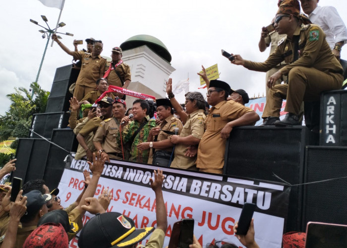 Aksi di Jakarta, Kades Tegaskan Revisi UU Desa ke DPR RI dan Jabatan Kades 9 Tahun Lamanya 