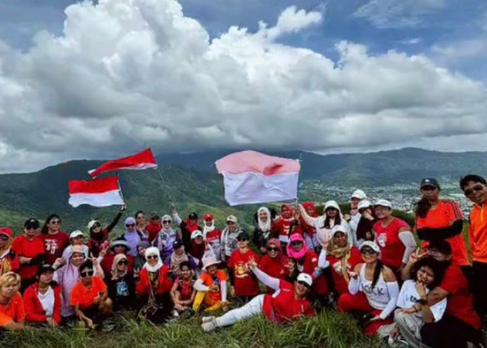 Rayakan HUT Ke-79 RI, PMI di Hongkong Kibarkan Bendera Merah Putih Sepanjang 50 Meter