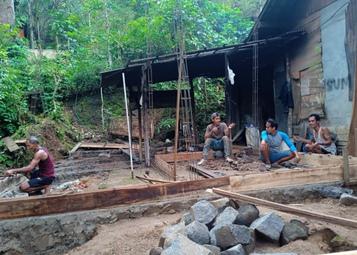  Lestarikan Tradisi, Bangun Rumah Relokasi Korban Longsor di Banjarpanepen Tunggu Perhitungan Tanggal Baik