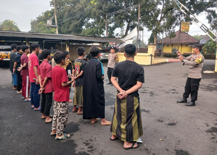 Bermain Petasan dan Menggangu Warga, 16 Remaja Dibawa ke Polsek Kalimanah