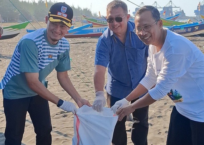 Cilacap Uji Coba Smart Dropbox untuk Kelola Sampah Plastik Pesisir