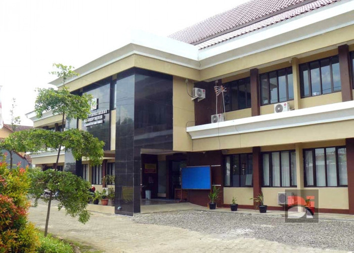 Pengen Nugas yang Tempatnya Adem, Comfy, dan Gratis? Perpusda Purwokerto Aja