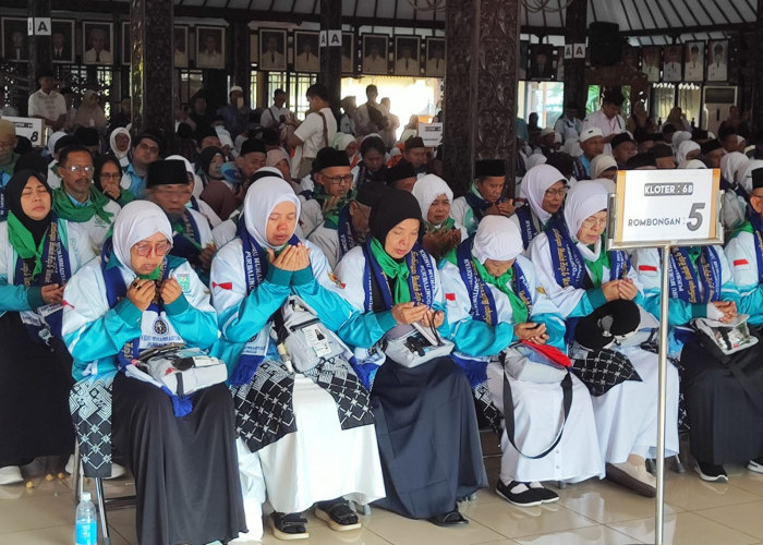 269 Calon Haji Kloter 68 Purbalingga Berangkat ke Solo, Penantian 14 Tahun Akhirnya Terbayar