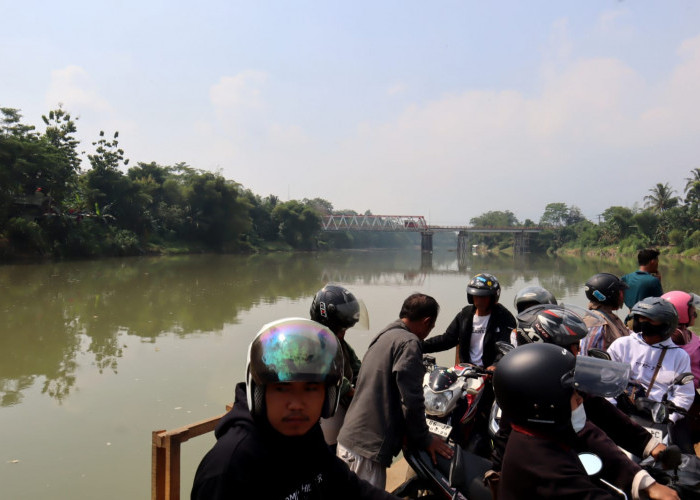 Jembatan Serayu Banyumas Dibuka, Pengelola Perahu Rugi, Modal Belum Kembali, Penyeberangan Sepi Penumpang