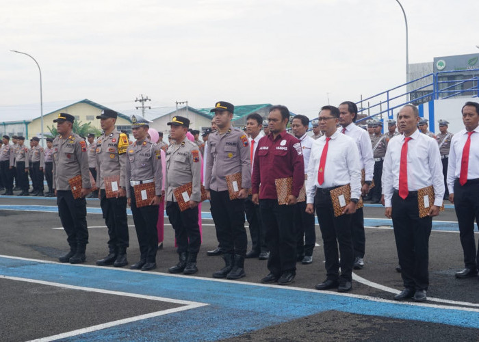 Ungkap Kasus Pembunuhan di Wirasana, Personel Satreskrim Diganjar Penghargaan oleh Kapolres
