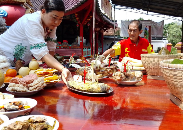 Ceng Beng Tetap Sakral Meski Sepi, Tradisi Leluhur Berpadu Budaya Banyumas