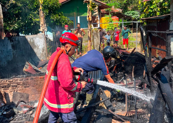 Diduga Akibat Korsleting Listrik, Rumah Warga Bojongsari Purbalingga Ludes Terbakar