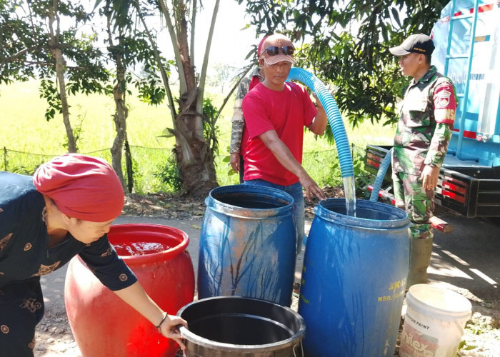 BPBD Banyumas Salurkan 30 Ribu Liter Air ke Nusadadi, Kemarau Bikin Sumur Makin Asin, Warga Kesulitan Air 
