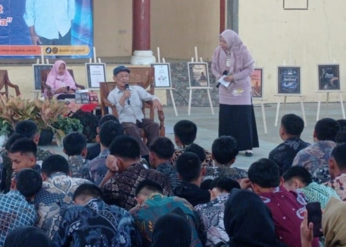 Gerakan Literasi di Banjarnegara Dapat Dukungan Ahmad Tohari, Siswa Terbitkan 24 Buku