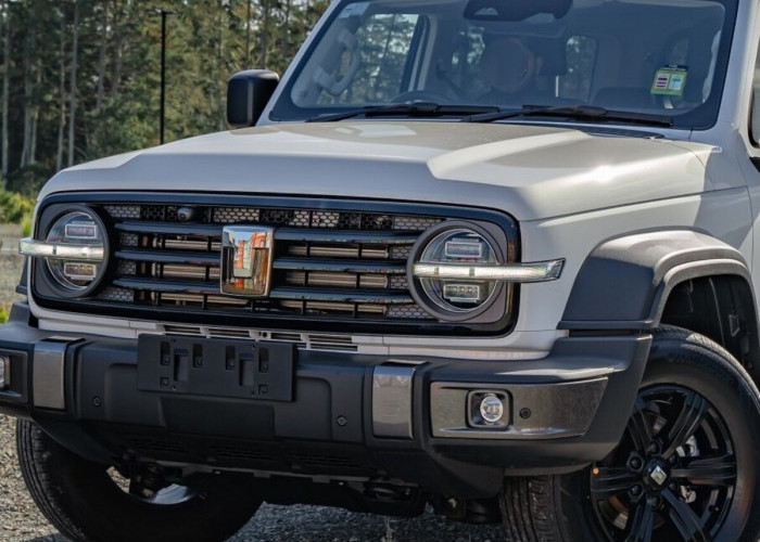 Tank Tapi Hybrid? GMW Tank 300 HEV Hadirkan Gaya Klasik dengan Teknologi Modern