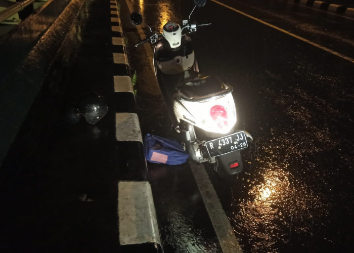 Viral di Medsos, Pengendara Honda Scopy Plat R 4337 JJ Tinggalkan Motor di Jembatan Kali Progo DIY 