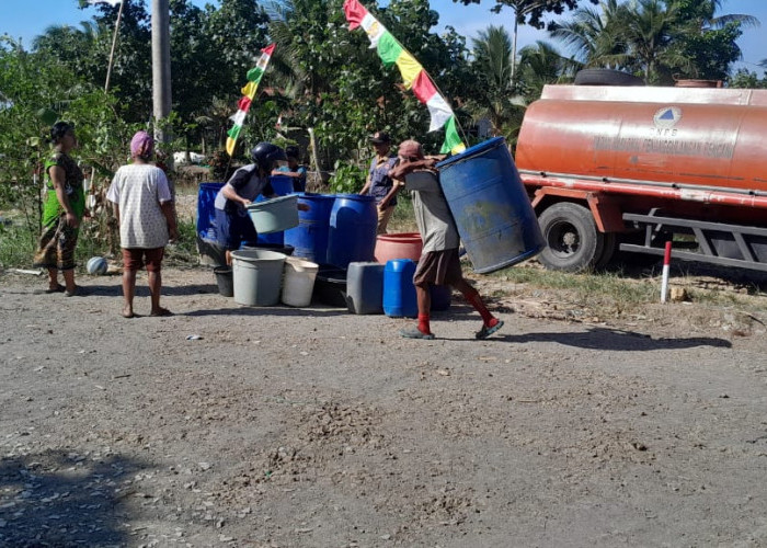 Kekeringan di Cilacap Meluas, 634 Tangki Air Bersih Disalurkan