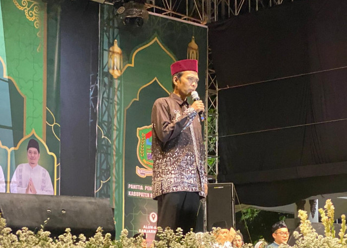 Ribuan Warga Banjarnegara Padati Pengajian UAS, Sholawat Thohirul Qolbi Menggema