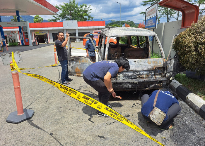 Mobil Terbakar di SPBU Karangduren, Diduga Karena Korsleting Kelistrikan