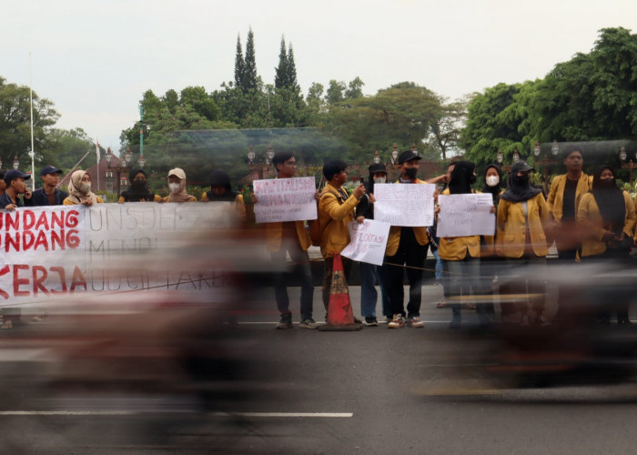 Hari Perjuangan Buruh dan Tuntutan Pencabutan UU Ciptaker, Ini Aksi di Purwokerto 