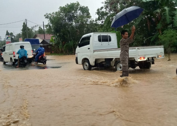 Hujan Deras di Cilacap, Banjir Landa Desa Bojong Kawunganten 