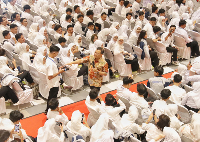 Ahmad Luthfi Berangkatkan 1.910 Mahasiswa KKN untuk Verifikasi Data RTLH