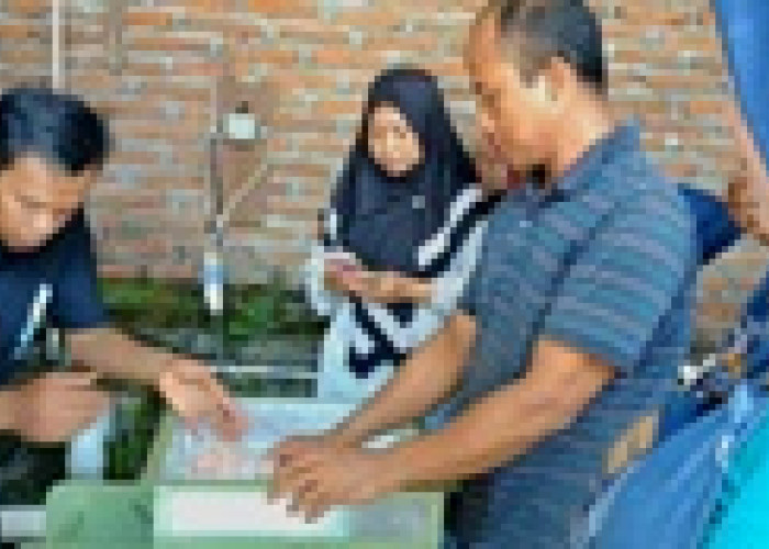 Pelatihan dan Penerapan Teknologi Mesin Pemisah Daging dan Tulang Ikan Rucah pada Kelompok Nelayan