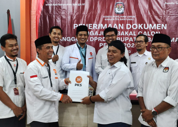 DPD PKS Kabupaten Banyumas Jadi Parpol Pertama yang Menyerahkan Berkas Bacaleg ke KPU