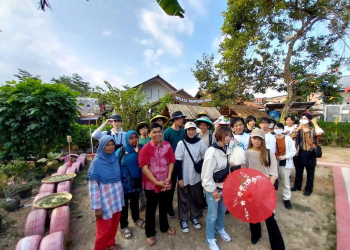 Rombongan Wisatawan Jepang Datangi Kampung Nopia Desa Pekunden
