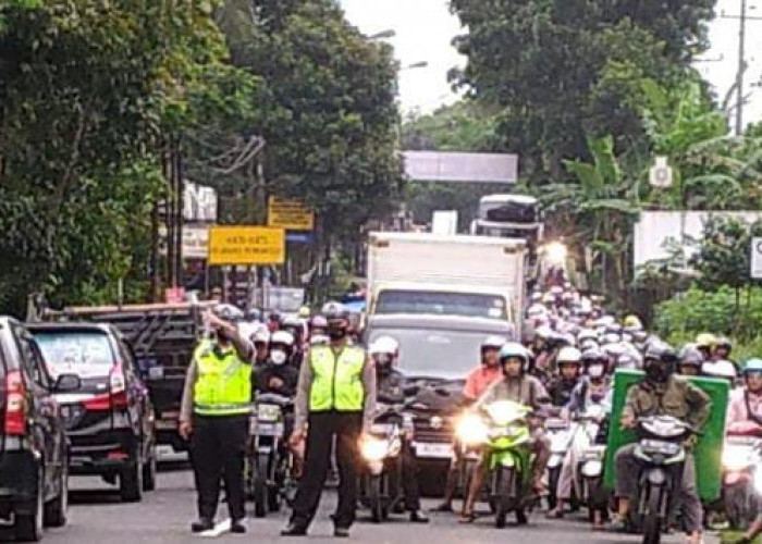 Kemacetan Panjang Terjadi di Jalan Raya Bojongsari, Ini Penyebabnya