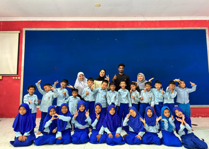 Mahasiswa Internasional UMP Perkuat Pembelajaran Bahasa Asing Siswa SD Budi Mulia Muhammadiyah Adiwerna