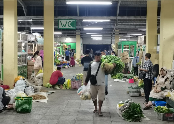 Kenaikan Permintaan Sembako di Psar Banjarnegara Jelang Imlek dan Ramadan Masih Wajar