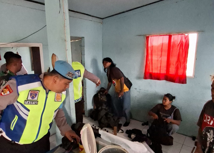 Tiga Anak Punk yang Kedapatan Konsumsi Miras di Kroya Diamankan