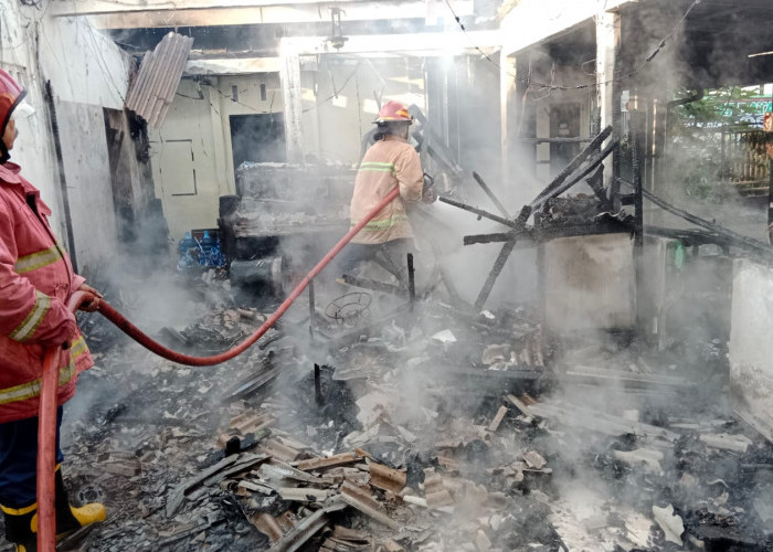 Warung Bakso dan Mie Ayam di Kroya Terbakar, Diduga Akibat Kebocoran Gas LPG