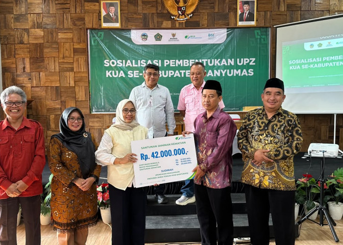 BPJS Ketenagakerjaan Serahkan Santunan Kematian kepada Ahli Waris Pengajar Keagamaan di Banyumas 