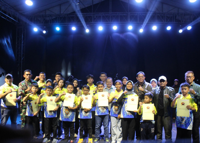 Dandim Banyumas Beri Penghargaan Atlet SIMBA Archery Club 