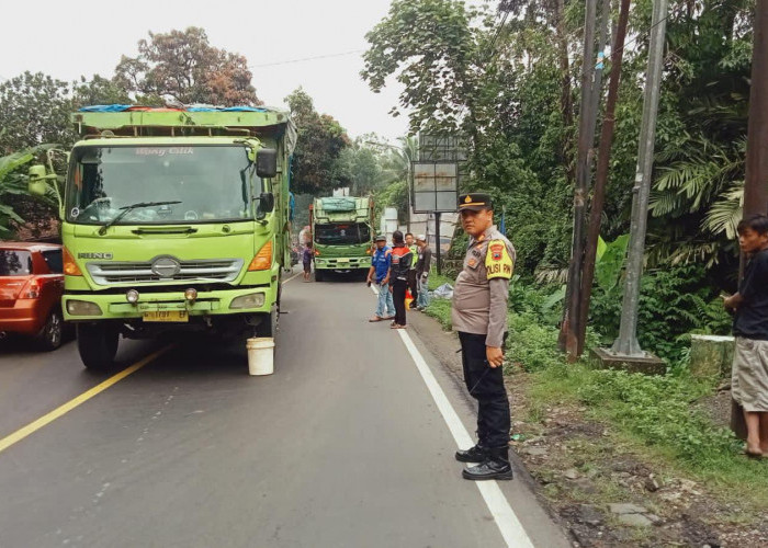2 Truk Mogok dan As Patah, Akibatkan Arus Lalu Lintas di Jalan Nasional Ajibarang Secang Tersendat