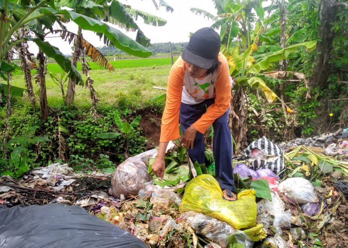 Usut Pembuang Sampah Hajatan di TPST