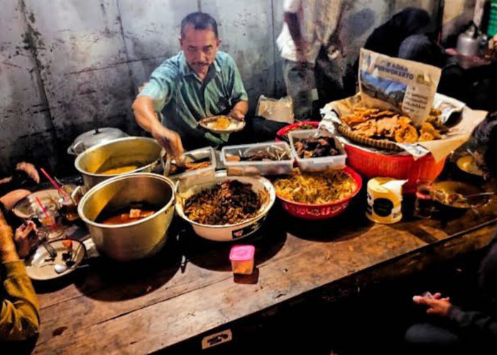 Lemprakan Lik Surip, Kuliner Malam Murah yang Legendaris di Tengah Kota Purwokerto 