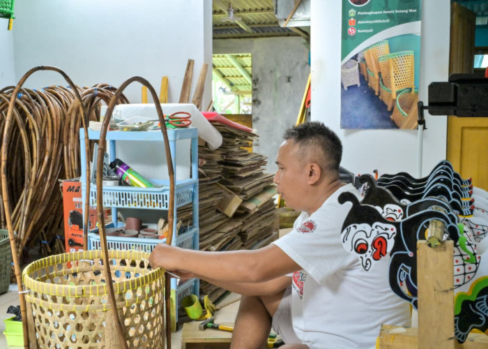 Mukodas dan Perkakas Kayu yang Mengantarkan Dawet Ayu ke Papua