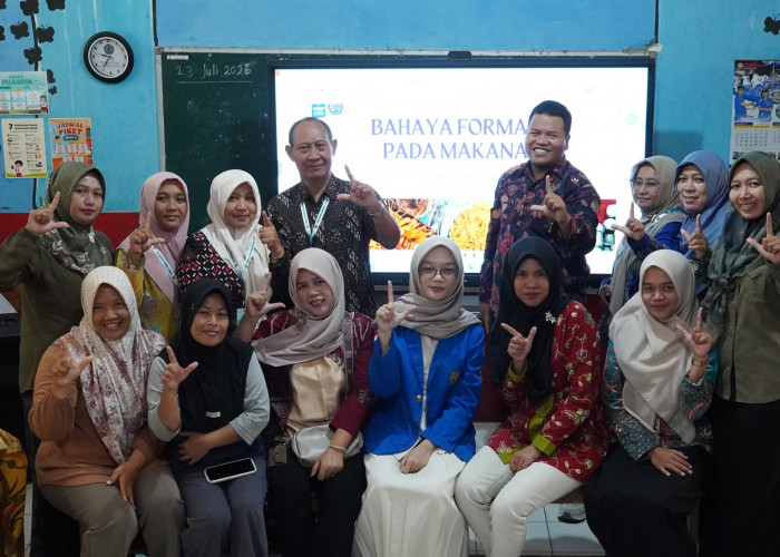 Mahasiswa TLM UMP Gelar Sosialisasi Bahaya Formalin pada Makanan di SDN 2 Dukuwaluh