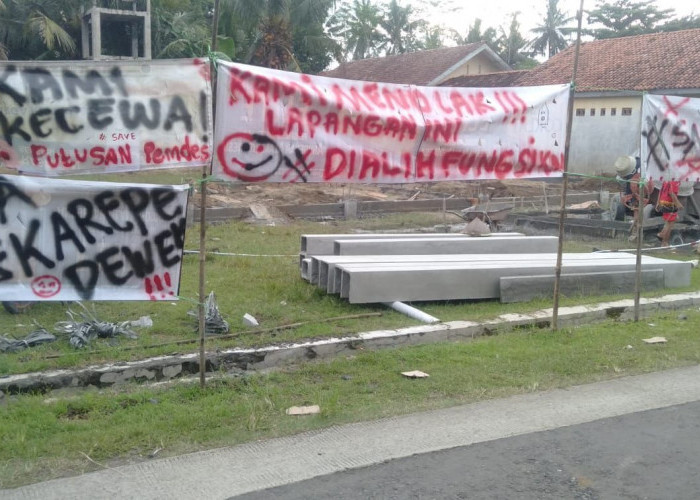 Lapangan Desa Terancam Jadi Koperasi Desa Merah Putih, Warga Gelar Unjuk Rasa