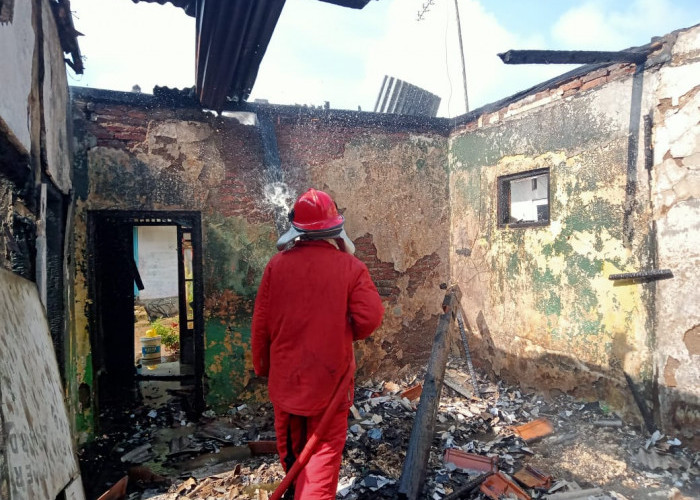 Sebuah Rumah Ludes Terbakar di Desa Wiradadi Sokaraja Banyumas 