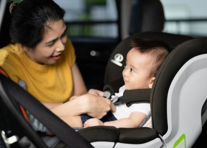 6 Trik Membuat Bayi Menjadi Nyaman di Dalam Mobil