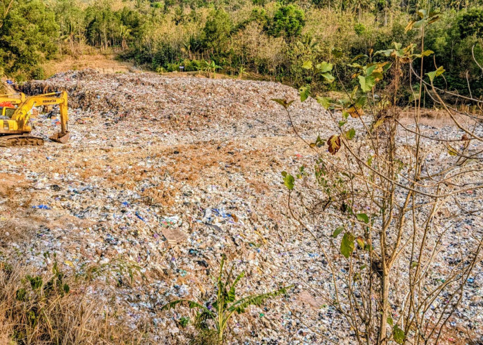 Tekan Polusi Udara, Pemkab Kebumen Pasang Geomembran TPA Semali