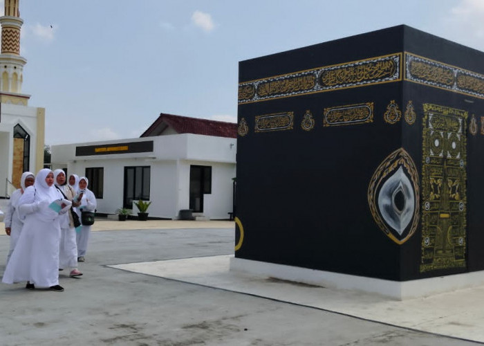 Ikonik, Miniatur Ka'bah di Masjid Jami' Istiqomah Desa Sibalung 