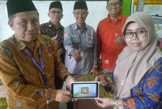 70 MI Banyumas Terima Bantuan Tablet Pintar, Madrasah Inklusi Jadi Prioritas Penerima