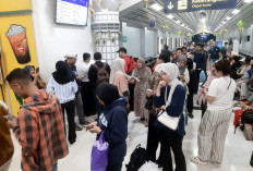 Antrean Refund Tiket Mengular di Stasiun Purwokerto, Perjalanan KA Terganggu Imbas Bangunkarta Anjlok
