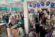 Warga Purwokerto Serbu Toko Perlengkapan Sekolah, Penjualan Naik Jelang Hari Pertama Masuk Kelas