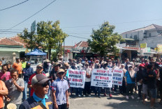 Warga Donan Cilacap Datangi DPRD Cilacap, Minta Operasional Pabrik Pengolahan Udang Dihentikan