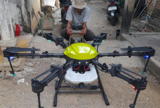 Drone Pertanian Siap Terbang di Sumpiuh, Operator Bersertifikat Banyumas Awali Penyemprotan Padi