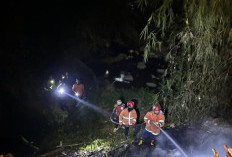 Puntung Rokok Bakar Serbuk Kayu di Kedungbanteng, Api Merambat ke Atap Pabrik